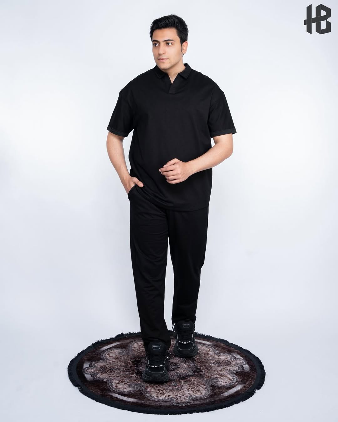 تراك بجامه قياس خاص من وكالة (HB) 